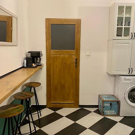 Topolove Rooms & Apartments Краков Экстерьер фото
