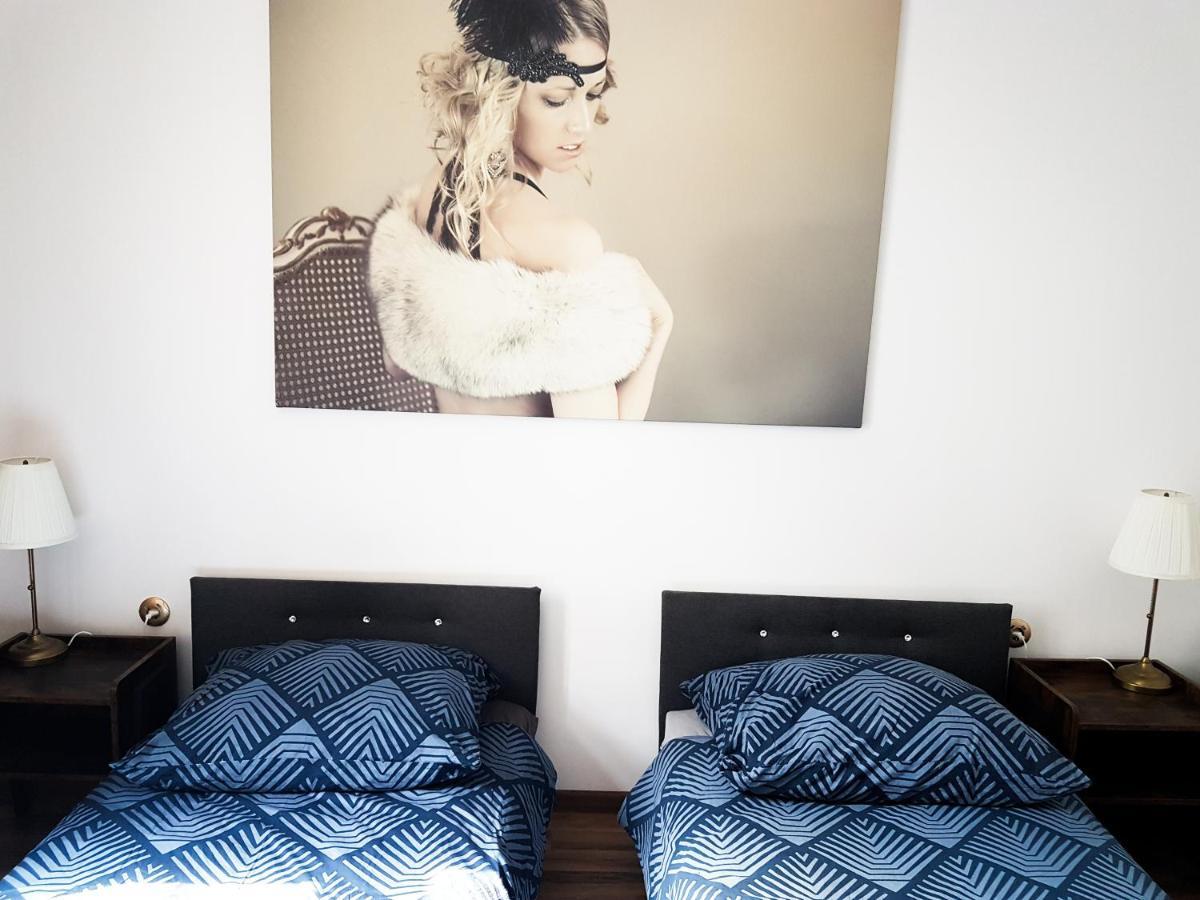 Topolove Rooms & Apartments Краков Экстерьер фото
