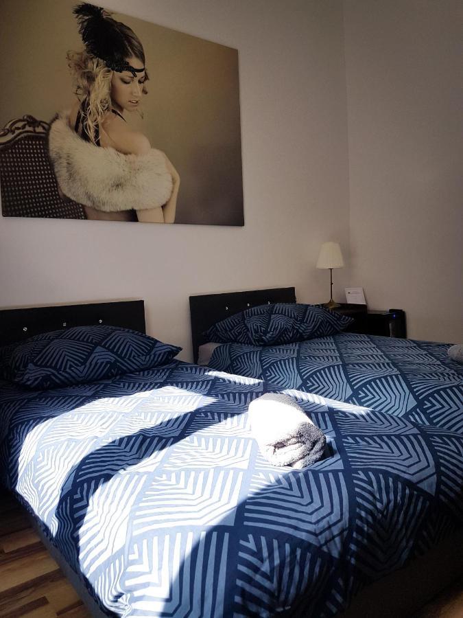 Topolove Rooms & Apartments Краков Экстерьер фото
