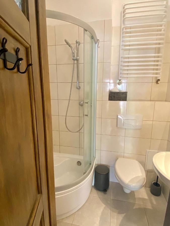 Topolove Rooms & Apartments Краков Экстерьер фото