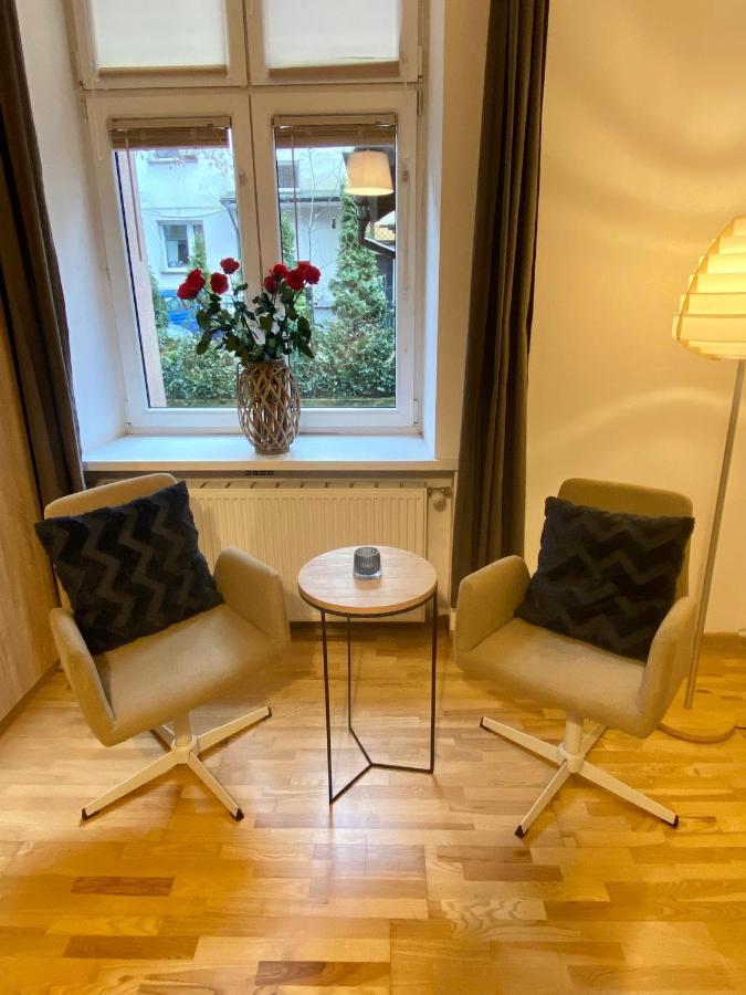 Topolove Rooms & Apartments Краков Экстерьер фото